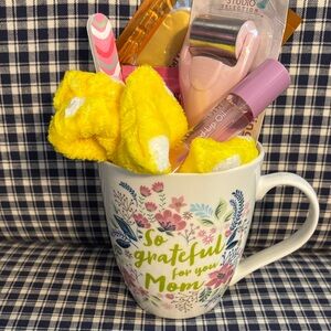 Pfaltzcraft Floral Mother’s Day Mug Gift Set with self care  Accessories